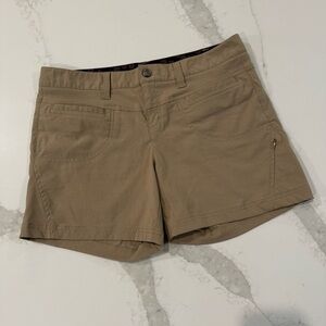 Athleta Dipper Hiking Shorts Women’s 10 Khaki/Tan Mid Rise Outdoors Athleisure